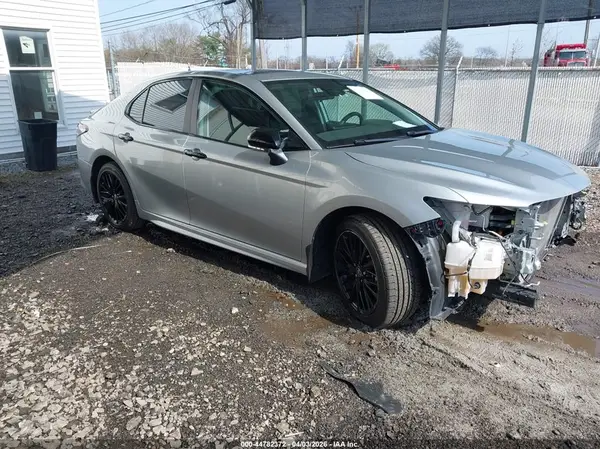 4T1G31AK1NU044385 2022 TOYOTA CAMRY - Image 1