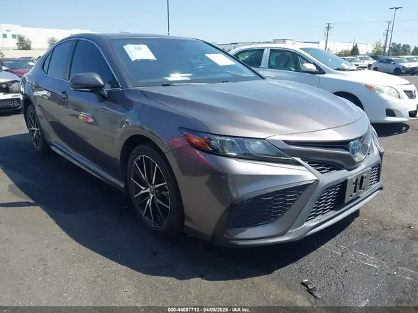 4T1G31AK1NU585002 2022 TOYOTA CAMRY - Image 1