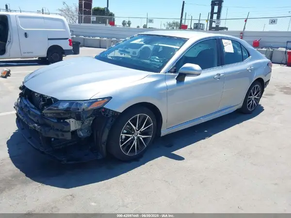 4T1G31AK1PU615232 2023 TOYOTA CAMRY - Image 2
