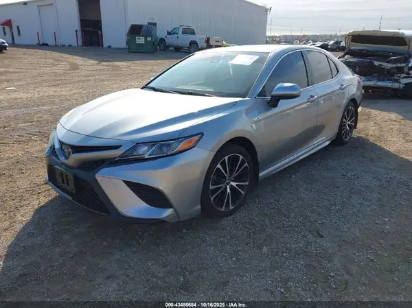 4T1G31AK2LU529325 2020 TOYOTA CAMRY - Image 2