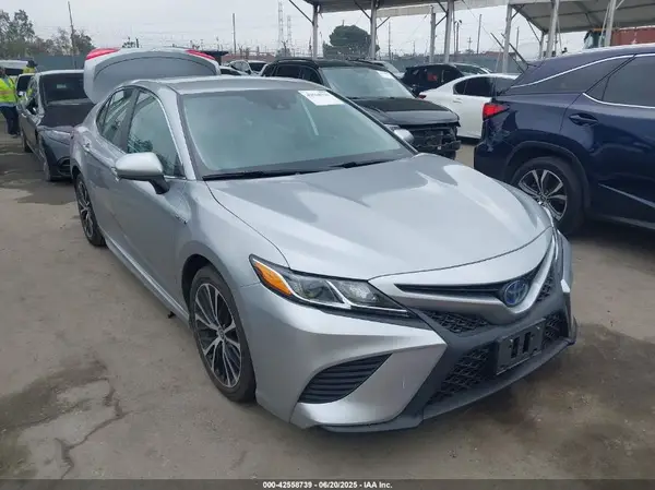 4T1G31AK2LU536811 2020 TOYOTA CAMRY - Image 1