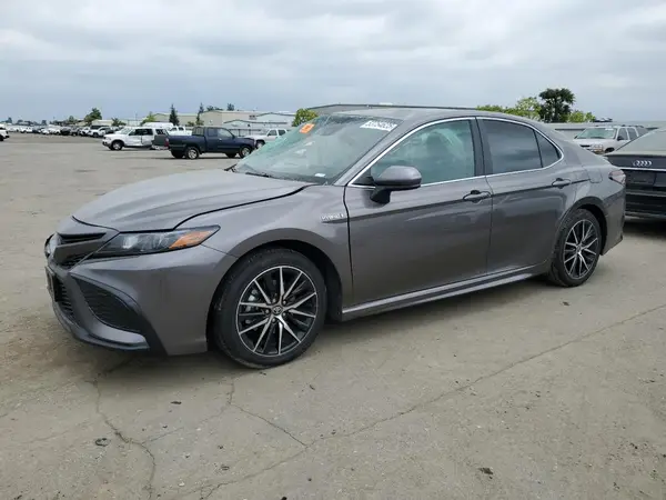 4T1G31AK2MU555974 2021 TOYOTA CAMRY - Image 1