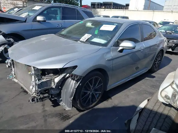 4T1G31AK2MU560883 2021 TOYOTA CAMRY - Image 2