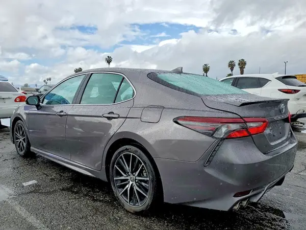 4T1G31AK2MU561063 2021 TOYOTA CAMRY - Image 2
