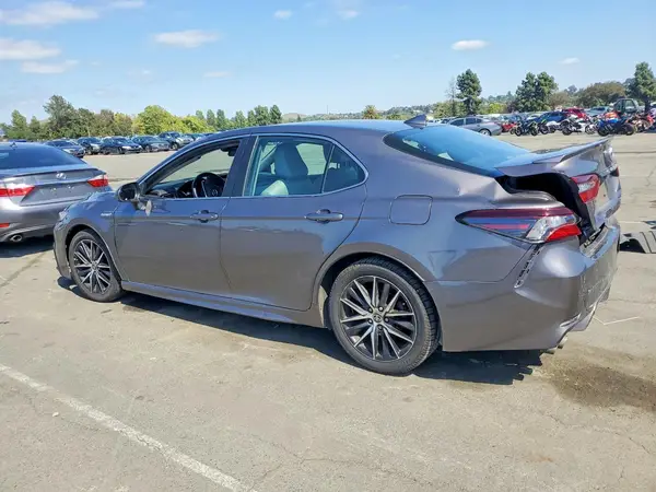 4T1G31AK2MU563265 2021 TOYOTA CAMRY - Image 2