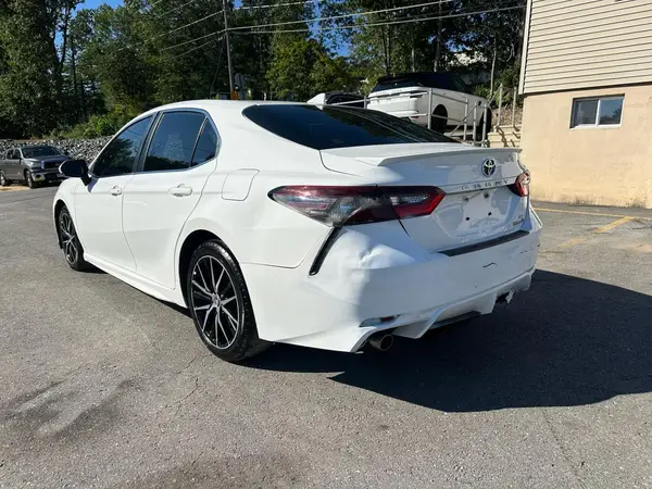 4T1G31AK2NU575739 2022 TOYOTA CAMRY - Image 2