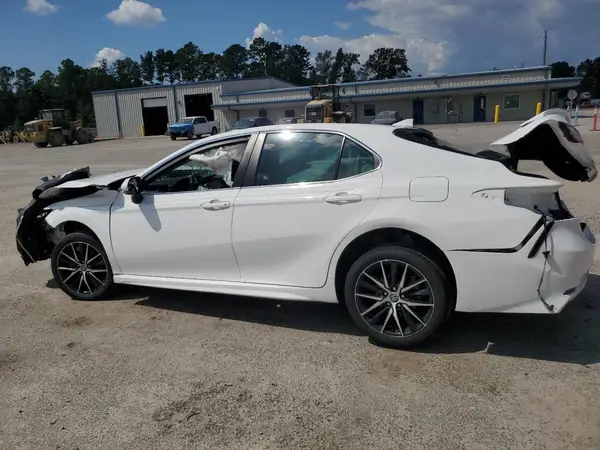 4T1G31AK2NU585011 2022 TOYOTA CAMRY - Image 2