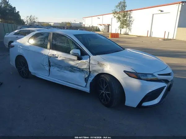 4T1G31AK3RU070413 2024 TOYOTA CAMRY - Image 1