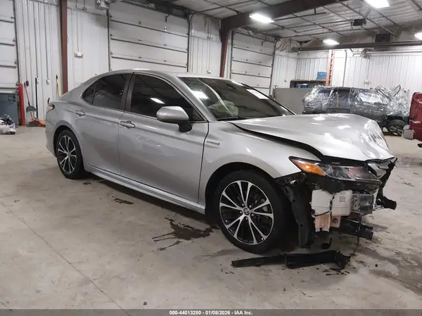 4T1G31AK4LU541895 2020 TOYOTA CAMRY - Image 1