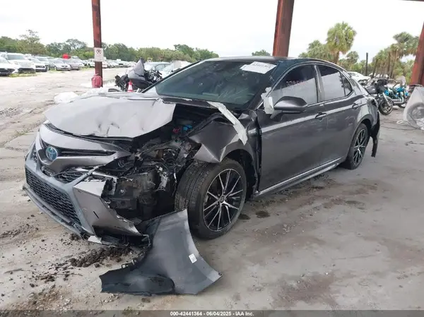 4T1G31AK4MU555359 2021 TOYOTA CAMRY - Image 2