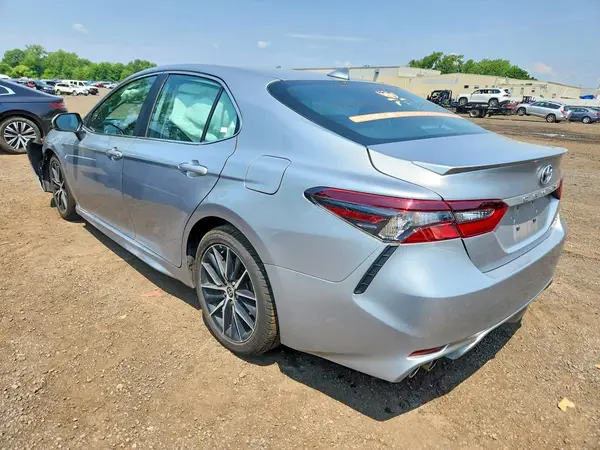4T1G31AK4NU590856 2022 TOYOTA CAMRY - Image 2