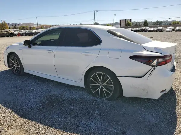 4T1G31AK5MU563504 2021 TOYOTA CAMRY - Image 2