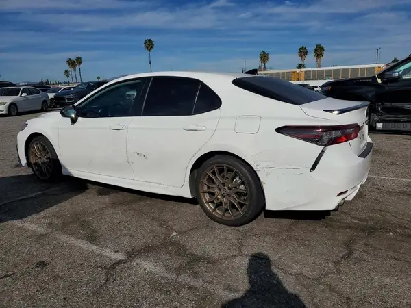 4T1G31AK5RU075824 2024 TOYOTA CAMRY - Image 2