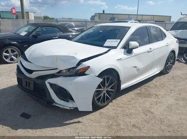 4T1G31AK6MU565018 2021 TOYOTA CAMRY - Image 2