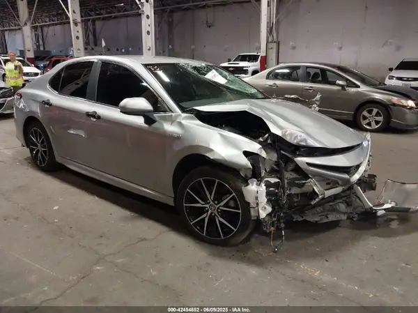 4T1G31AK7MU556747 2021 TOYOTA CAMRY - Image 1