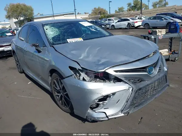 4T1G31AK7MU563956 2021 TOYOTA CAMRY - Image 1