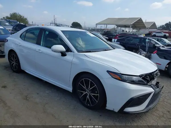 4T1G31AK7NU595033 2022 TOYOTA CAMRY - Image 1