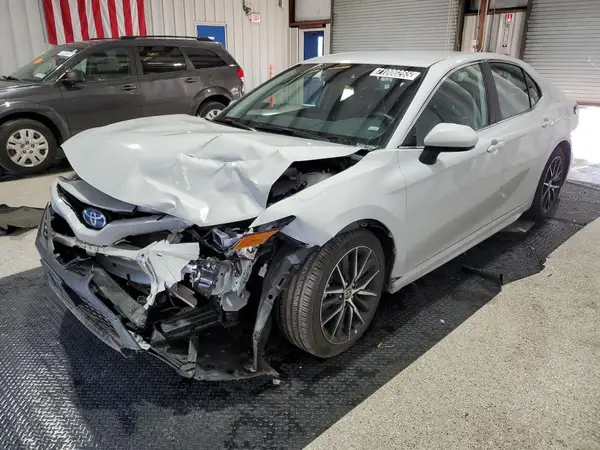 4T1G31AK7RU065828 2024 TOYOTA CAMRY - Image 1