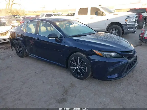 4T1G31AK8MU027307 2021 TOYOTA CAMRY - Image 1