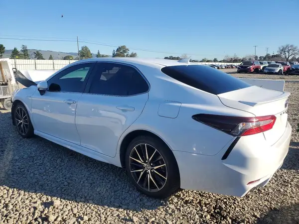 4T1G31AK8MU555350 2021 TOYOTA CAMRY - Image 2