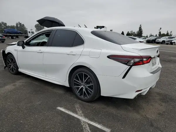 4T1G31AK8MU556482 2021 TOYOTA CAMRY - Image 2
