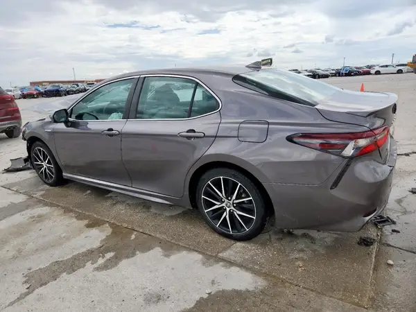 4T1G31AK8MU560936 2021 TOYOTA CAMRY - Image 2