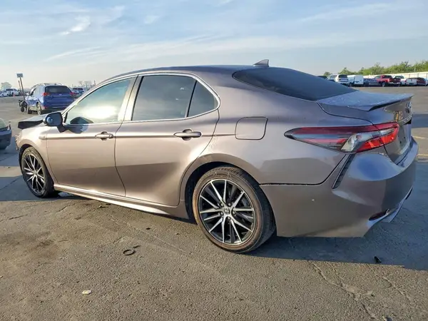 4T1G31AK8MU565232 2021 TOYOTA CAMRY - Image 2