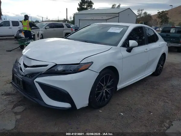 4T1G31AK8NU595168 2022 TOYOTA CAMRY - Image 2
