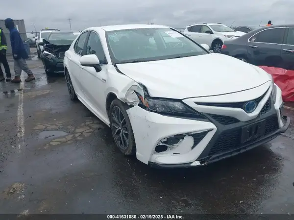 4T1G31AKXMU024571 2021 TOYOTA CAMRY - Image 1