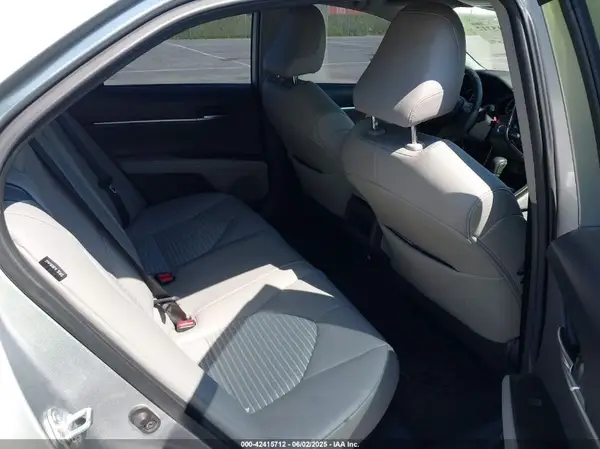 4T1G31AKXMU562641 2021 TOYOTA CAMRY - Image 8