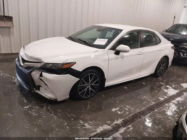 4T1G31AKXNU570577 2022 TOYOTA CAMRY - Image 2