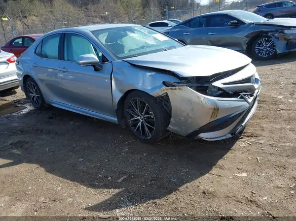 4T1G31AKXNU595933 2022 TOYOTA CAMRY - Image 1