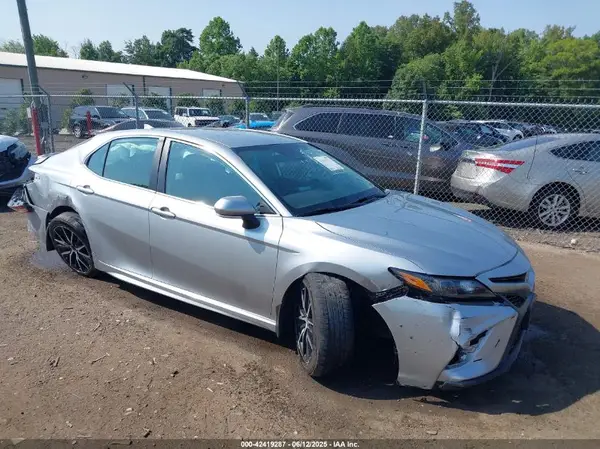 4T1G31AKXPU605704 2023 TOYOTA CAMRY - Image 1