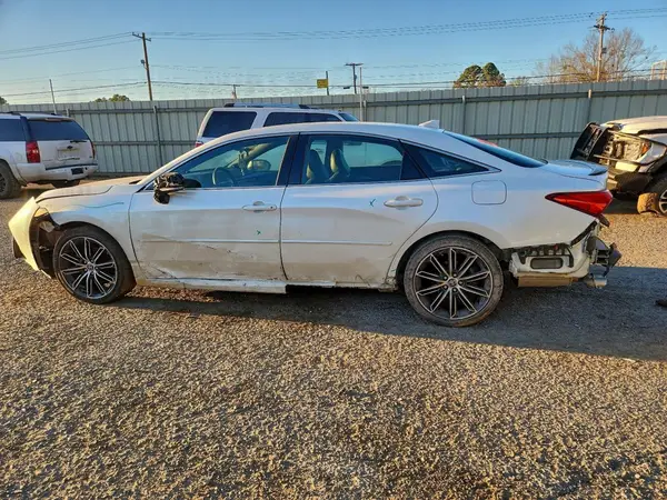 4T1GZ1FB9NU076055 2022 TOYOTA AVALON - Image 2
