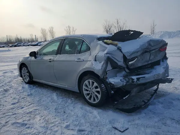 4T1H11AK5NU064701 2022 TOYOTA CAMRY - Image 2
