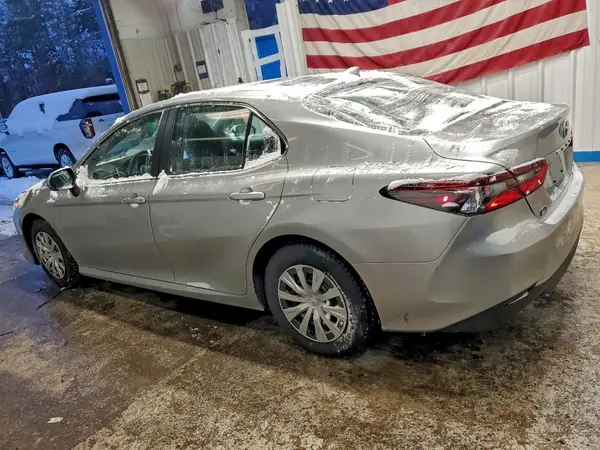 4T1H31AK2MU557986 2021 TOYOTA CAMRY - Image 2