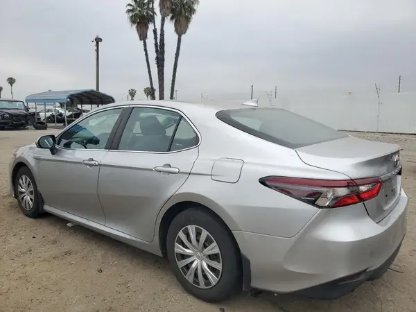 4T1H31AK2NU589502 2022 TOYOTA CAMRY - Image 2