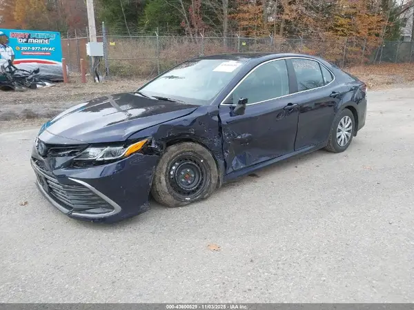 4T1H31AK3NU588276 2022 TOYOTA CAMRY - Image 2