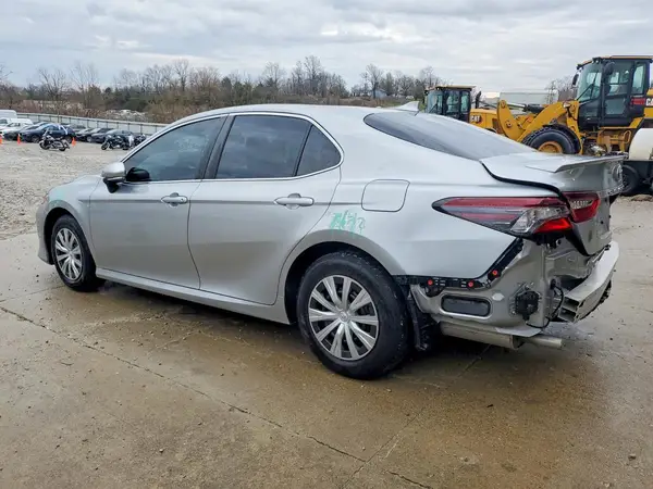 4T1H31AK5NU592877 2022 TOYOTA CAMRY - Image 2