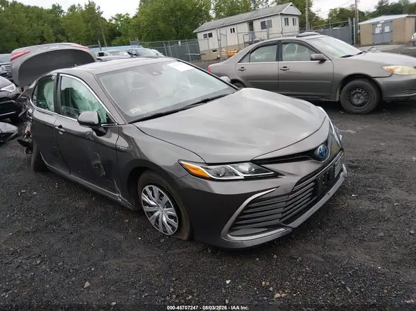 4T1H31AK6MU556288 2021 TOYOTA CAMRY - Image 1