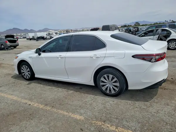 4T1H31AK8MU549679 2021 TOYOTA CAMRY - Image 2