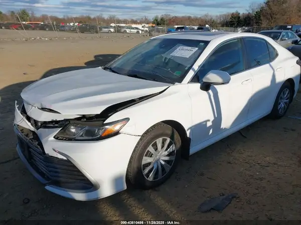 4T1H31AK8NU597362 2022 TOYOTA CAMRY - Image 2
