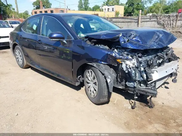 4T1H31AK9NU585172 2022 TOYOTA CAMRY - Image 1
