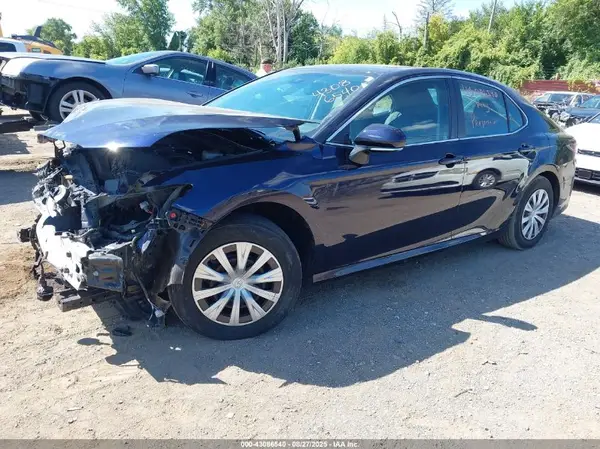 4T1H31AK9NU585172 2022 TOYOTA CAMRY - Image 2