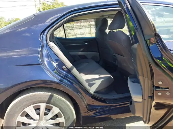 4T1H31AK9NU585172 2022 TOYOTA CAMRY - Image 8