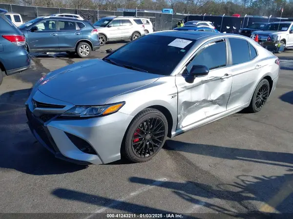 4T1J11AK2LU885592 2020 TOYOTA CAMRY - Image 2