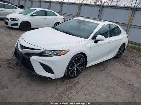 4T1J11AK2LU889870 2020 TOYOTA CAMRY - Image 2