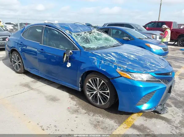 4T1J11AK3LU393072 2020 TOYOTA CAMRY - Image 1