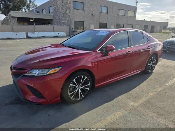 4T1J11AK7LU302157 2020 TOYOTA CAMRY - Image 2