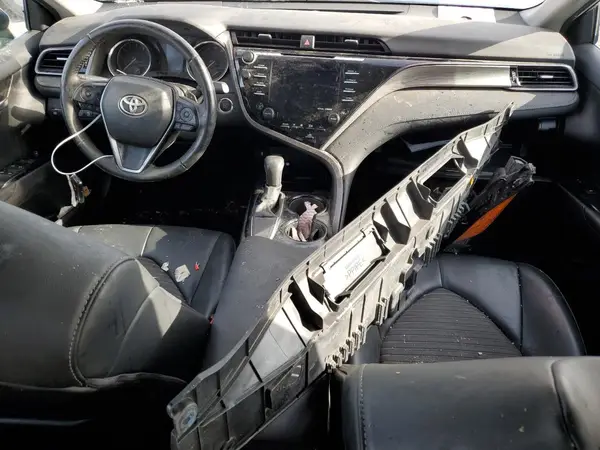 4T1J11AK7LU388635 2020 TOYOTA CAMRY - Image 8